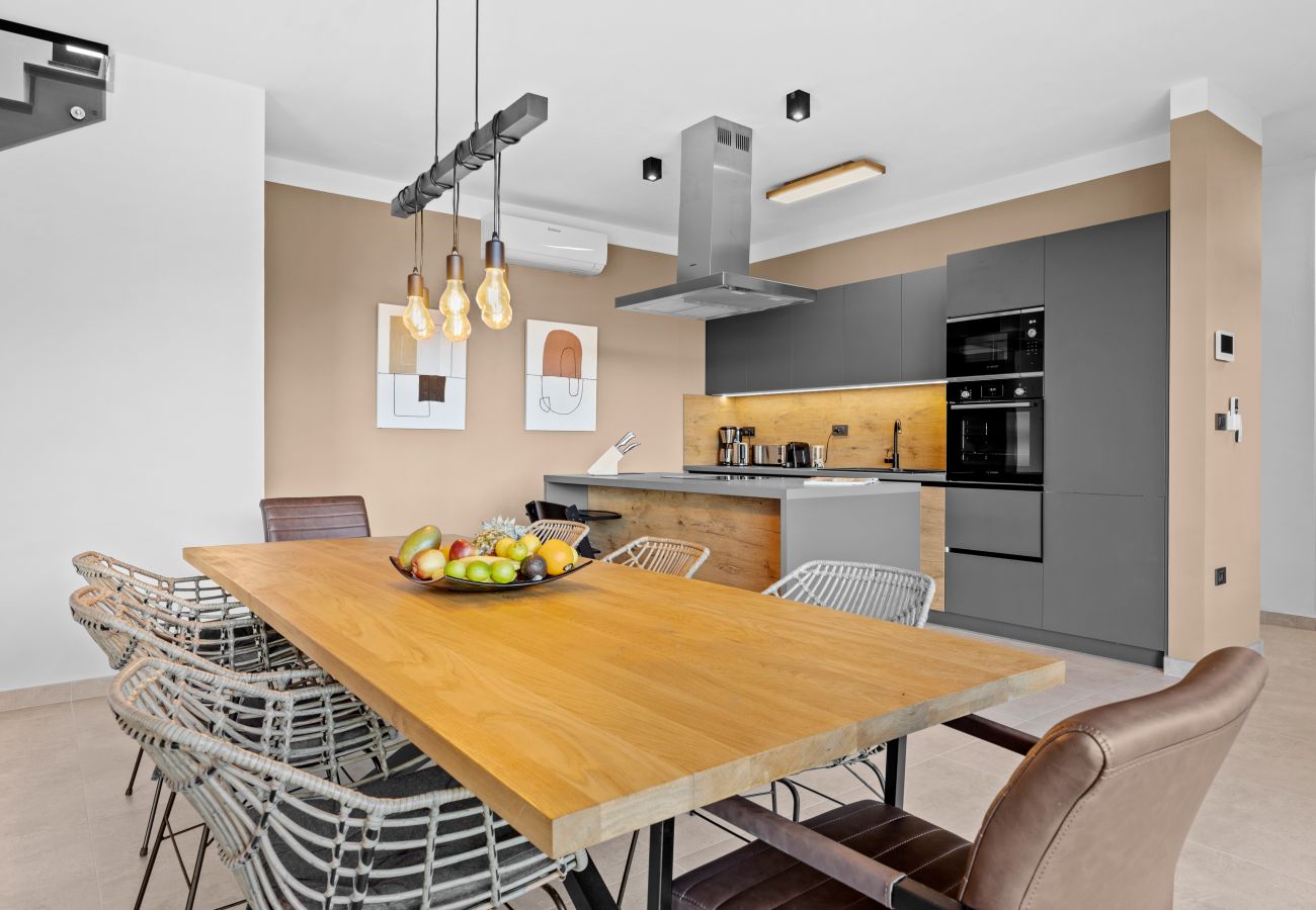 Вилла на Ližnjan - Casa Carla near Medulin for 10 persons with 48 m2 heated pool and beautiful sea view - pet friendly