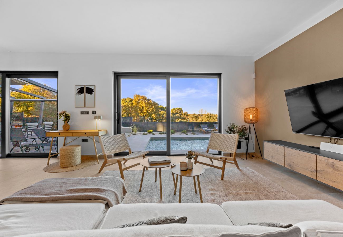 Вилла на Ližnjan - Casa Carla near Medulin for 10 persons with 48 m2 heated pool and beautiful sea view - pet friendly