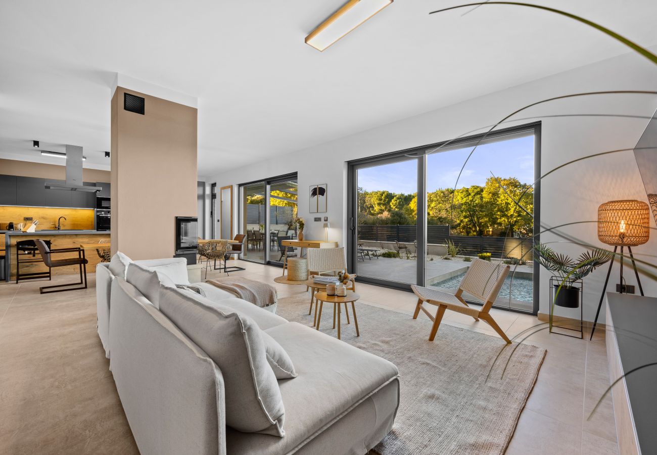 Вилла на Ližnjan - Casa Carla near Medulin for 10 persons with 48 m2 heated pool and beautiful sea view - pet friendly