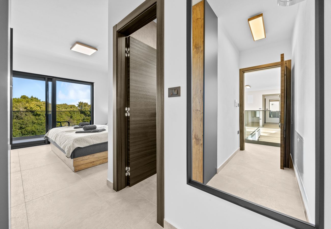 Вилла на Ližnjan - Villa Malena near Medulin for 8 persons with 51 m2 heated pool, wellness & beautiful sea view