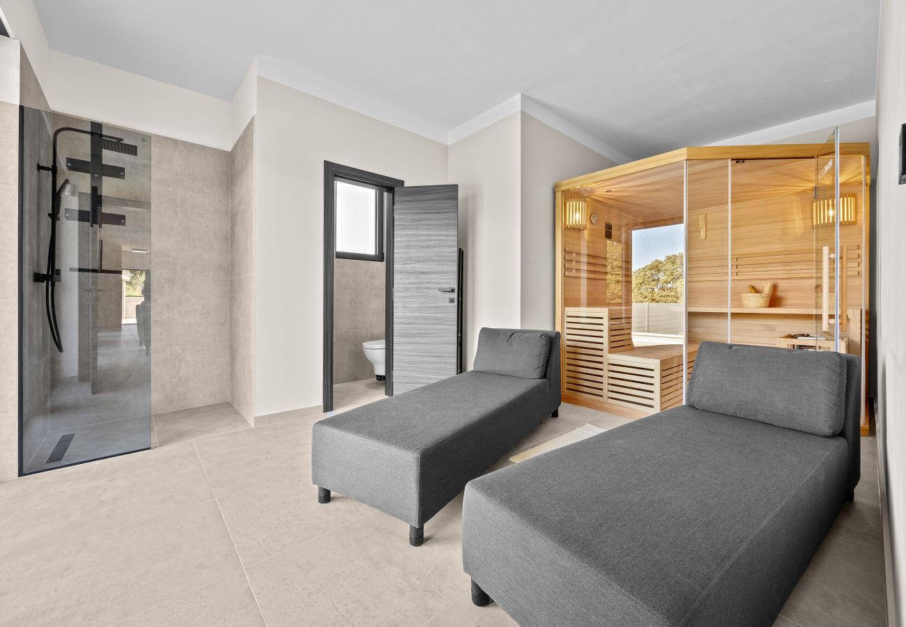 Вилла на Ližnjan - Villa Malena near Medulin for 8 persons with 51 m2 heated pool, wellness & beautiful sea view