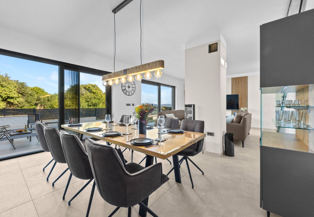 Вилла на Ližnjan - Villa Malena near Medulin for 8 persons with 51 m2 heated pool, wellness & beautiful sea view