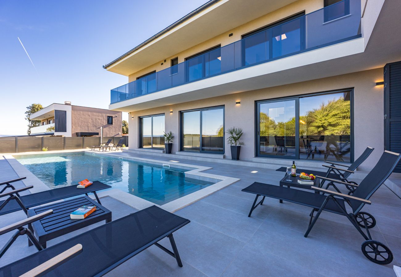 Вилла на Ližnjan - Villa Malena near Medulin for 8 persons with 51 m2 heated pool, wellness & beautiful sea view