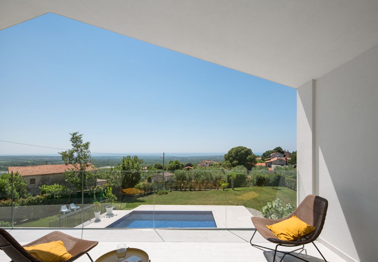 Вилла на Brnobici - Villa Mariva for 8 persons near Poreč with 44 m2 heated pool, sea view, fitness & kids playground