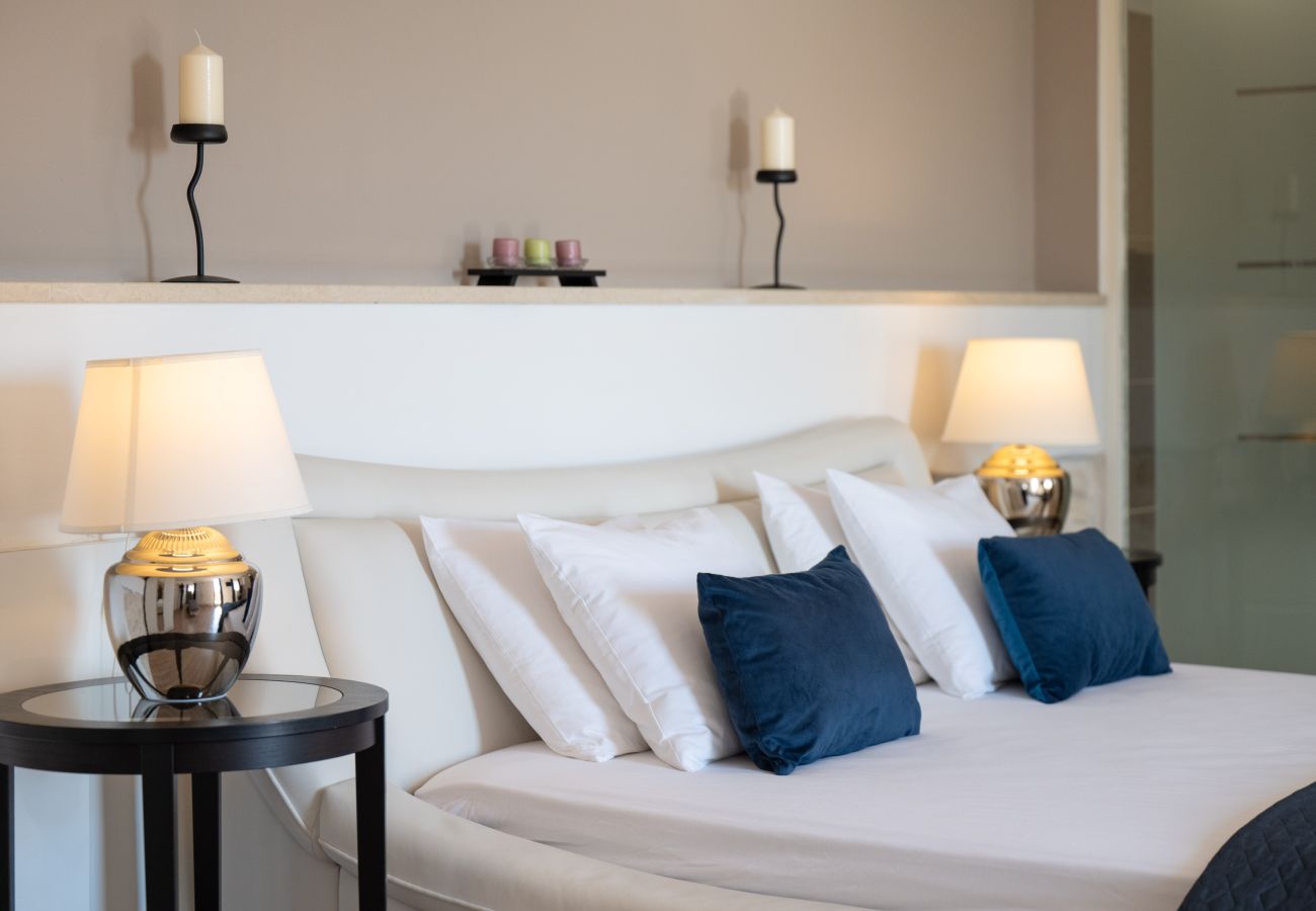 Вилла на Valentici - Villa Gambin near Poreč for 8 persons with private 36 m2 pool, whirlpool, kids playground & sea view