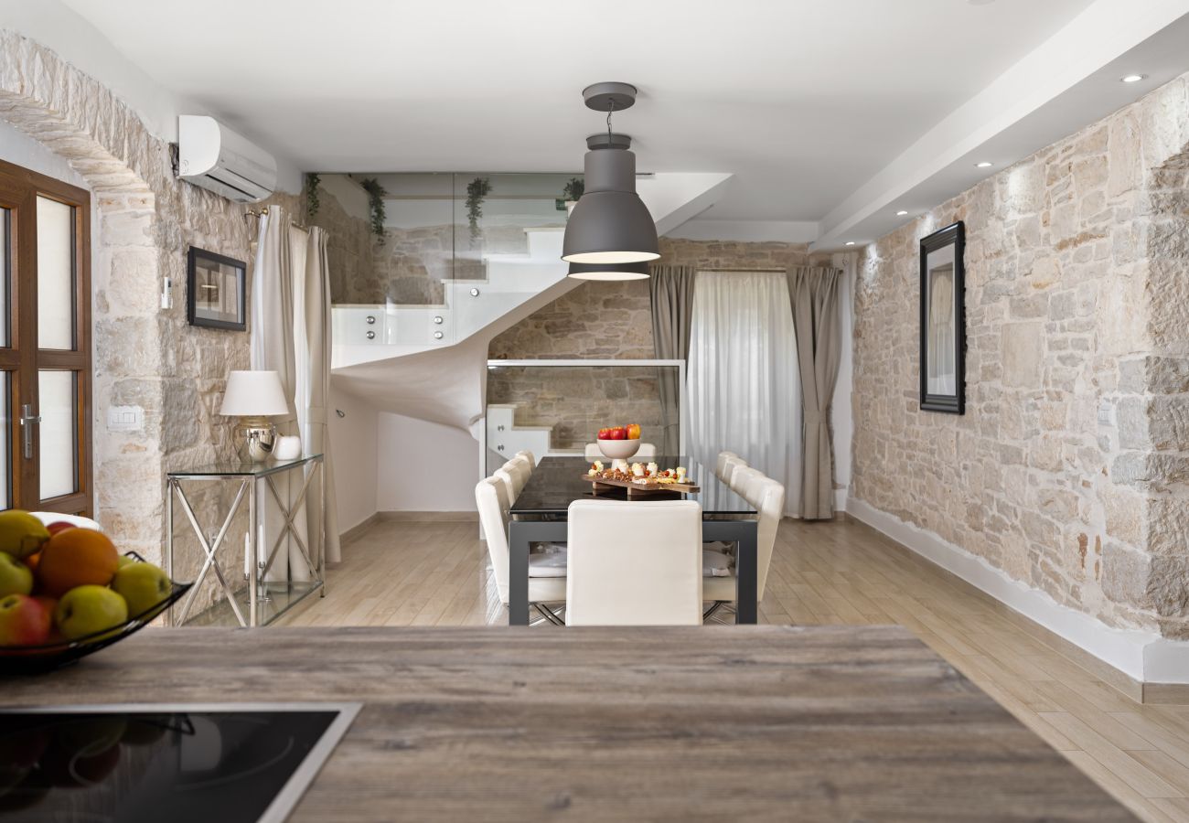 Вилла на Valentici - Villa Gambin near Poreč for 8 persons with private 36 m2 pool, whirlpool, kids playground & sea view