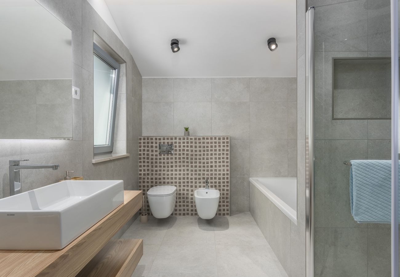 Вилла на Mali Golji - Villa Aurelia near Labin for 9 persons with heated 60 m2 pool, wellness & kids playground