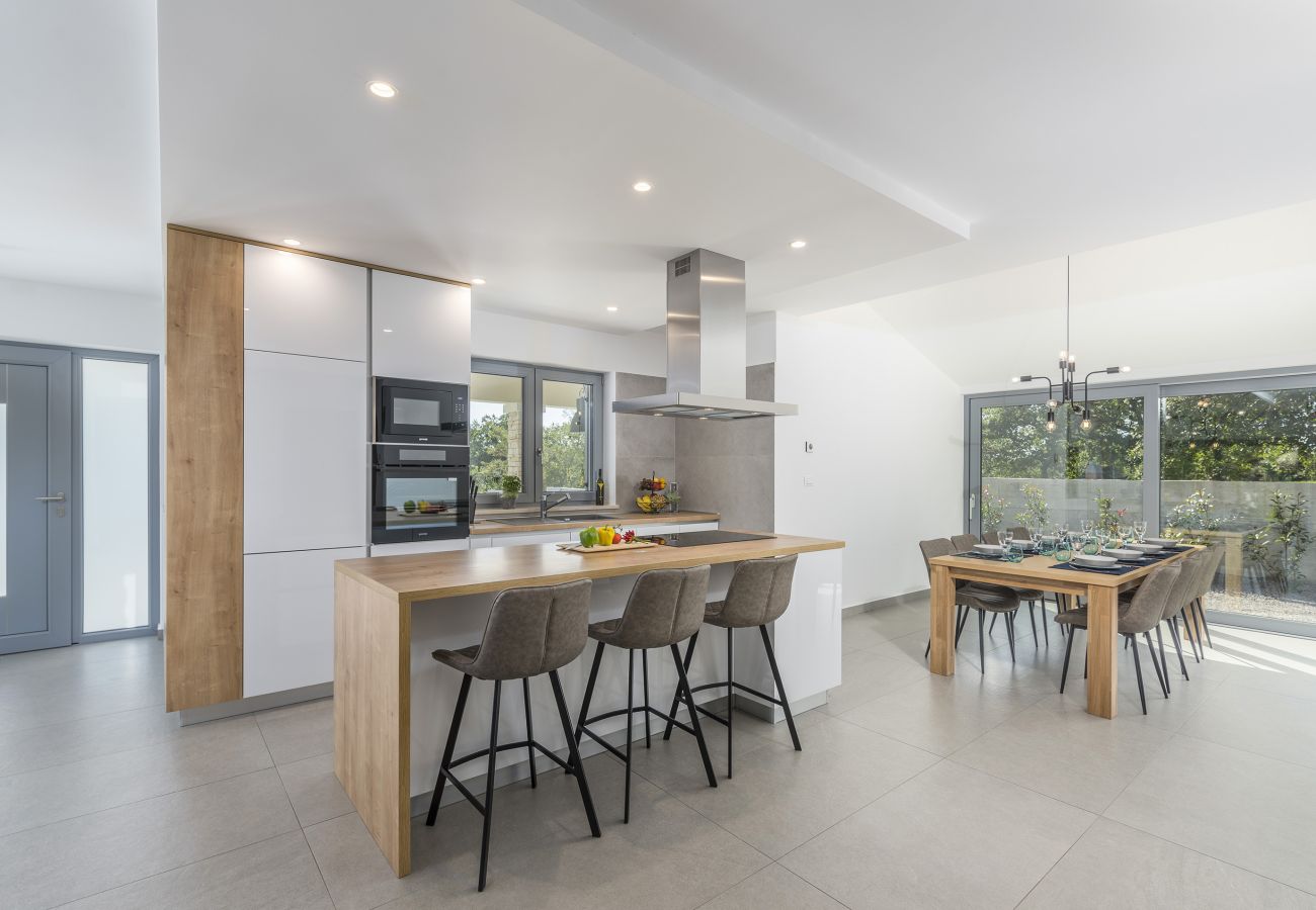 Вилла на Mali Golji - Villa Aurelia near Labin for 9 persons with heated 60 m2 pool, wellness & kids playground