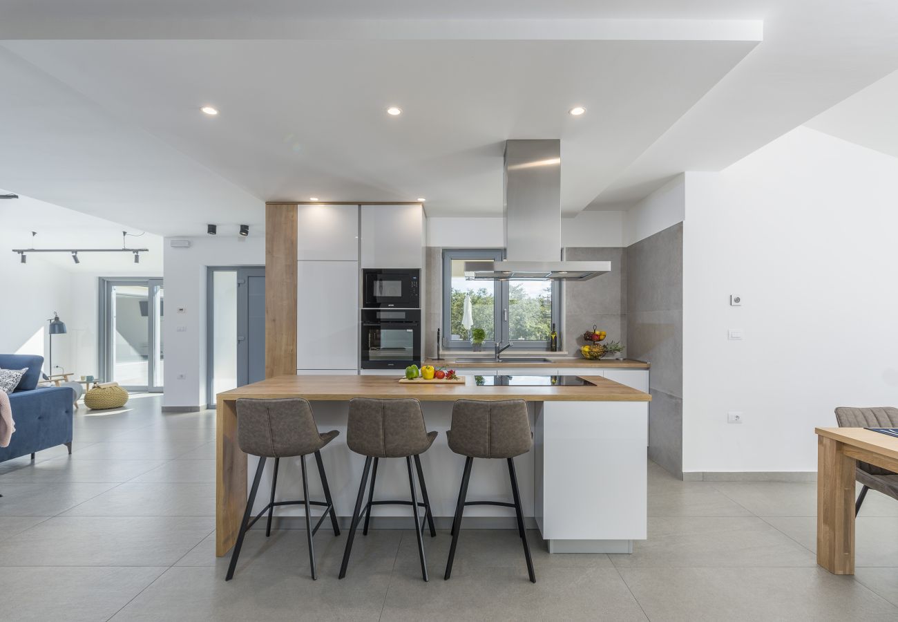 Вилла на Mali Golji - Villa Aurelia near Labin for 9 persons with heated 60 m2 pool, wellness & kids playground