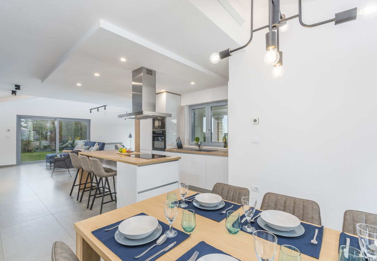 Вилла на Mali Golji - Villa Aurelia near Labin for 9 persons with heated 60 m2 pool, wellness & kids playground