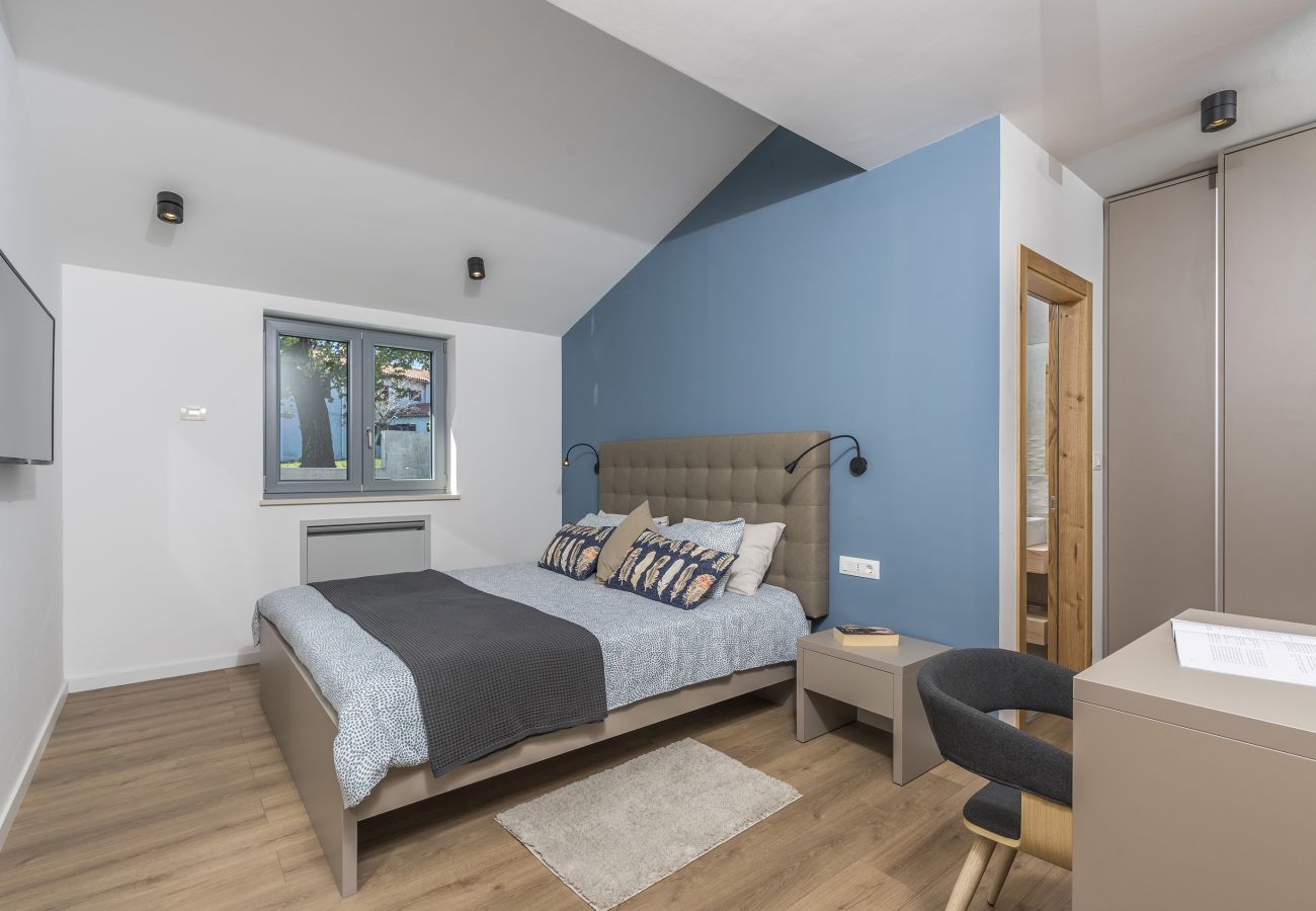 Вилла на Mali Golji - Villa Aurelia near Labin for 9 persons with heated 60 m2 pool, wellness & kids playground