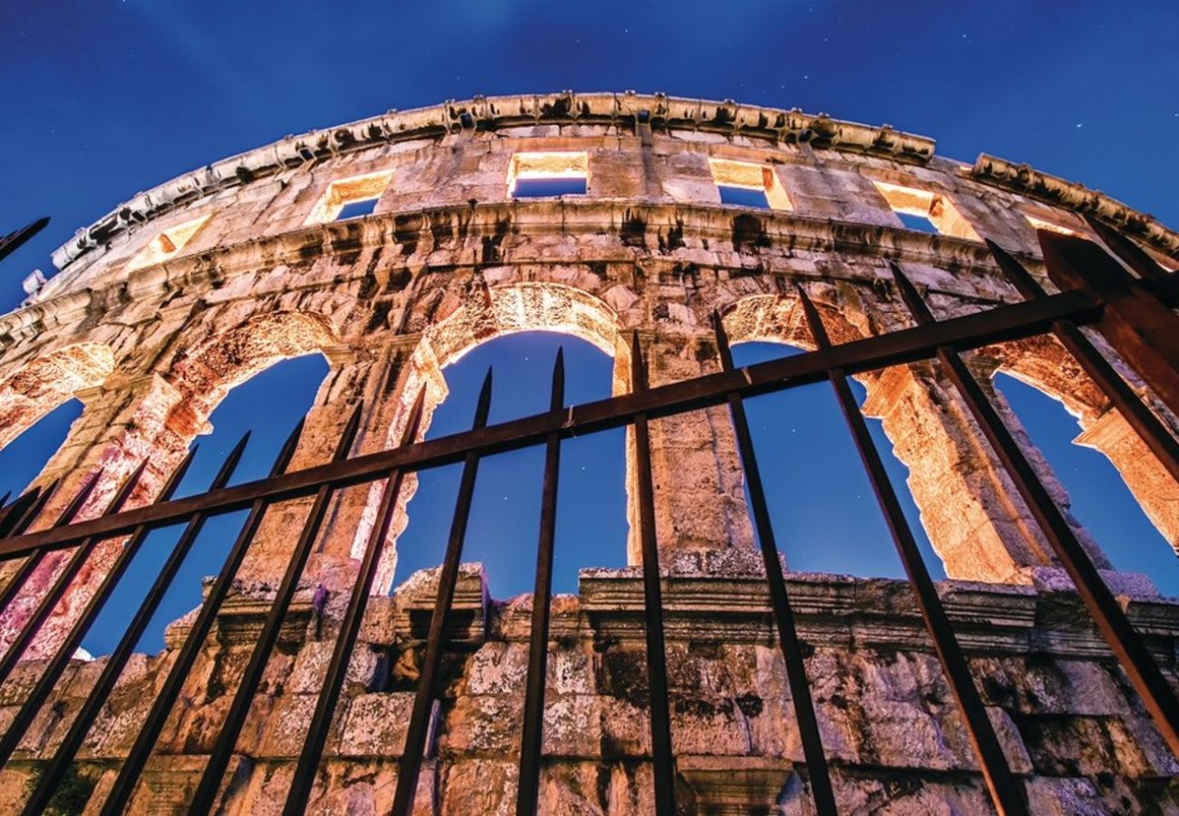 Вилла на Jadreški - Villa Tramontana near Pula for 6 persons with 30m2 private pool 