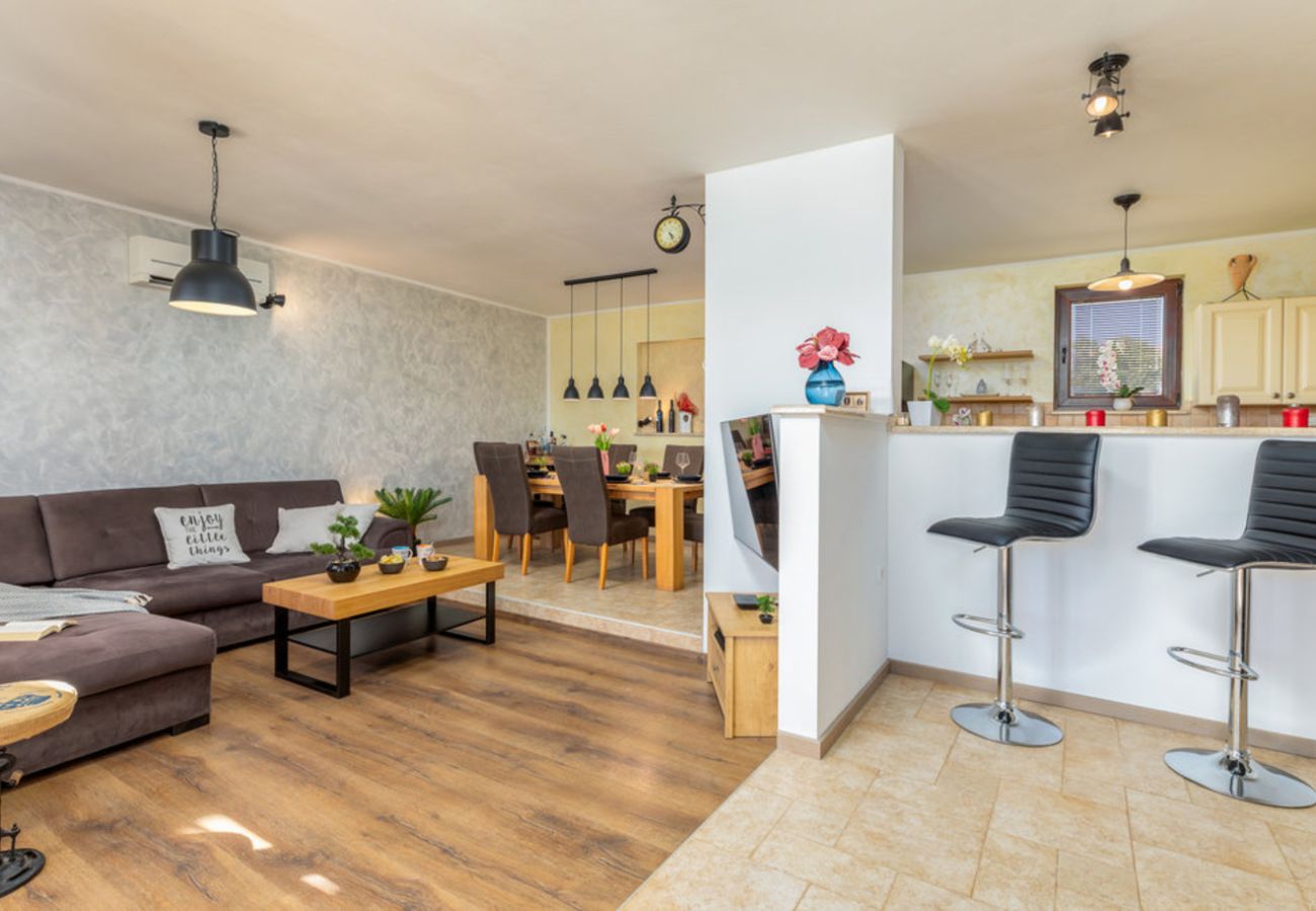 Вилла на Jadreški - Villa Tramontana near Pula for 6 persons with 30m2 private pool 