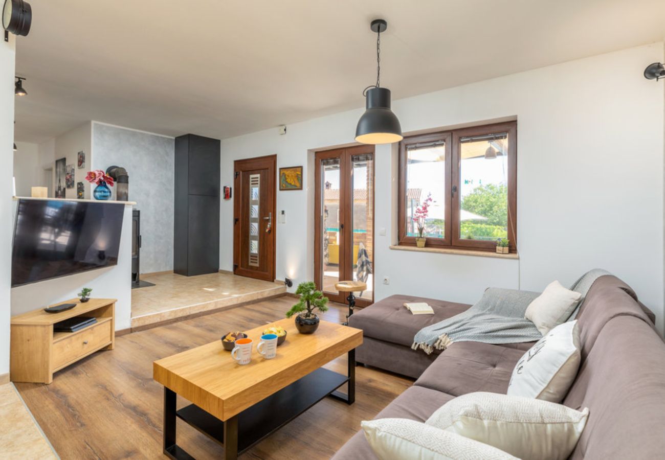 Вилла на Jadreški - Villa Tramontana near Pula for 6 persons with 30m2 private pool 