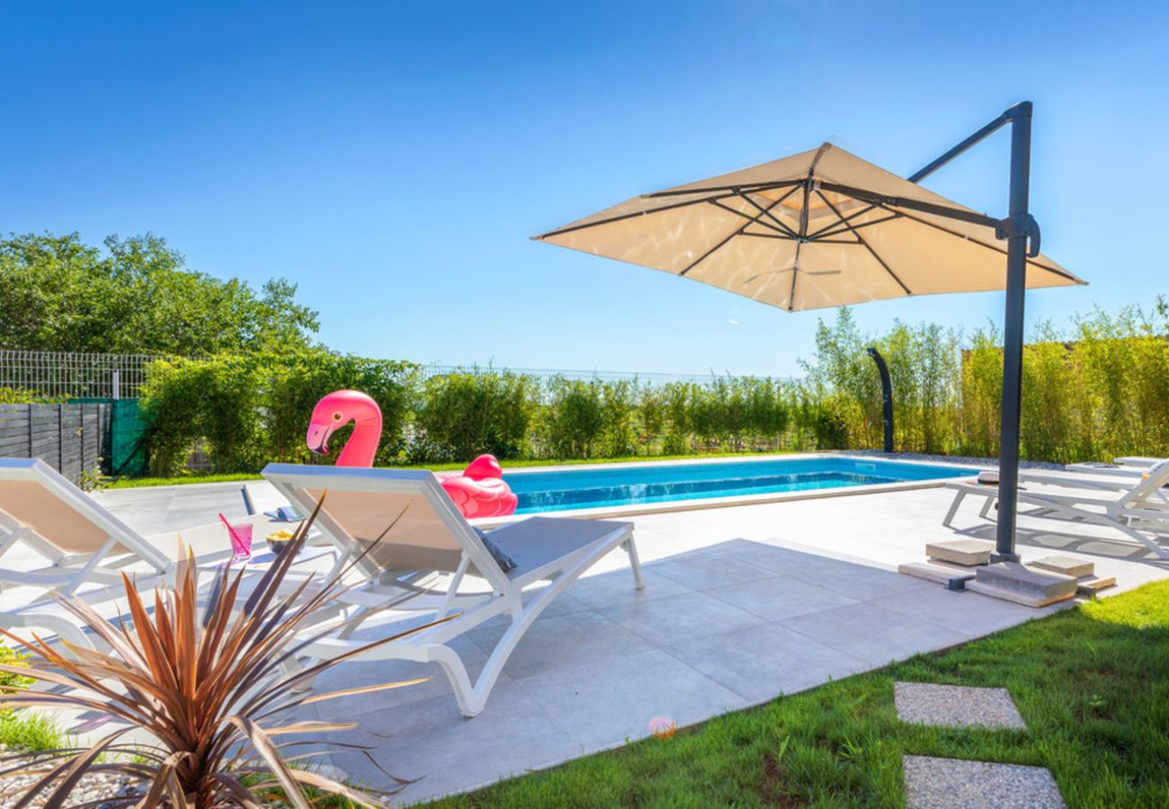 Вилла на Jadreški - Villa Tramontana near Pula for 6 persons with 30m2 private pool 