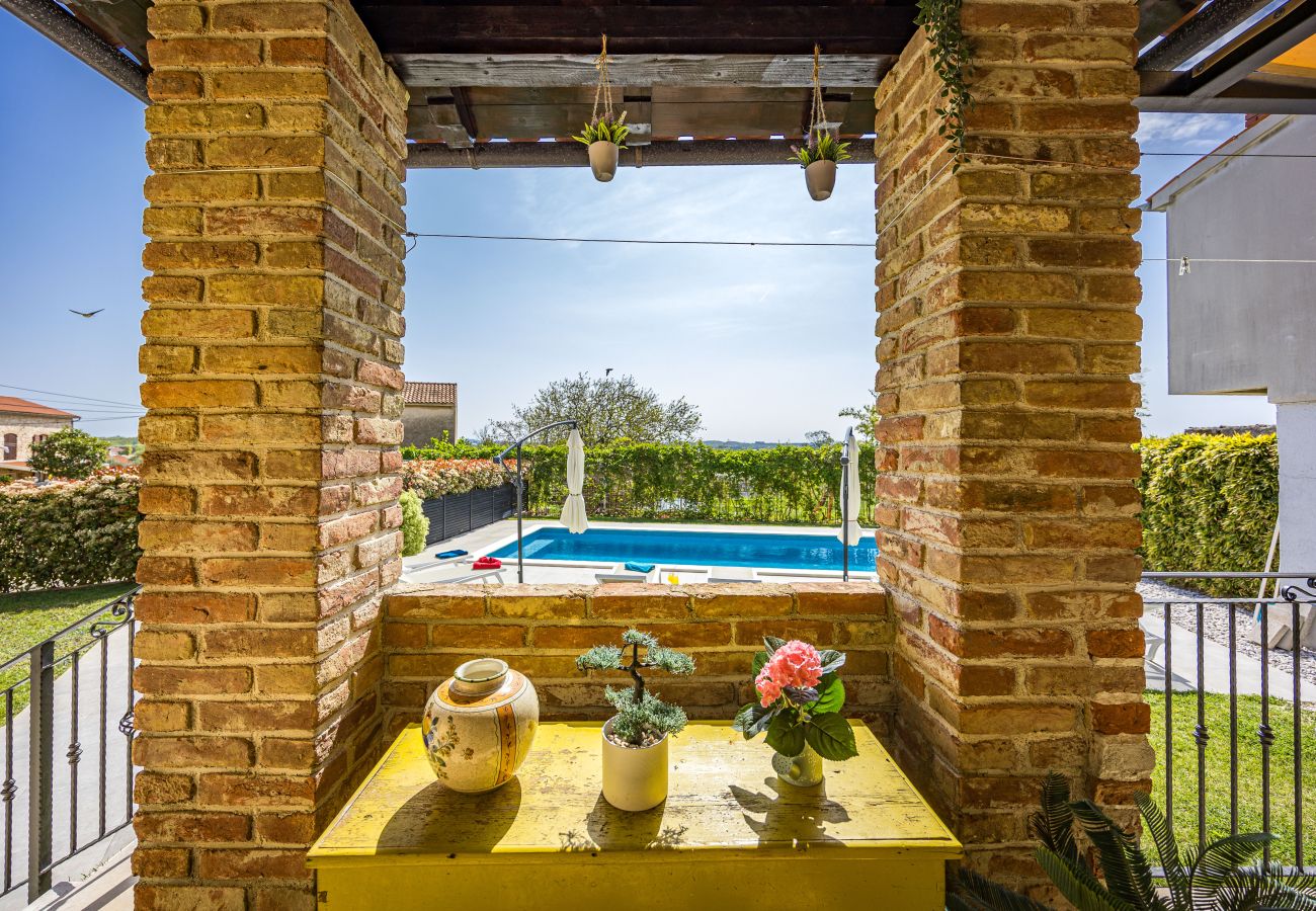 Вилла на Jadreški - Villa Tramontana near Pula for 6 persons with 30m2 private pool 
