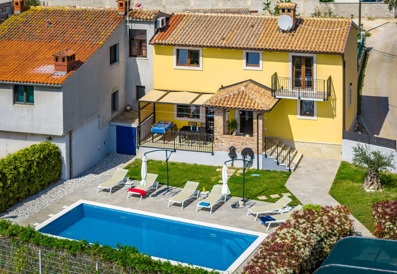Вилла на Jadreški - Villa Tramontana near Pula for 6 persons with 30m2 private pool 
