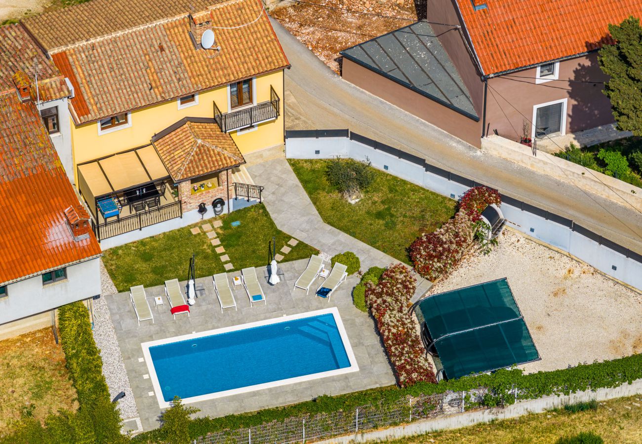 Вилла на Jadreški - Villa Tramontana near Pula for 6 persons with 30m2 private pool 