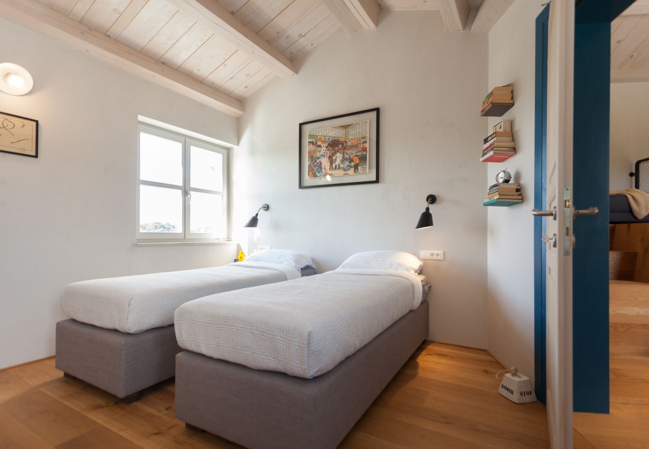 Вилла на Kurili - Casa Labobina near Rovinj for 8 persons with private 32 m2 heated pool - pet friendly