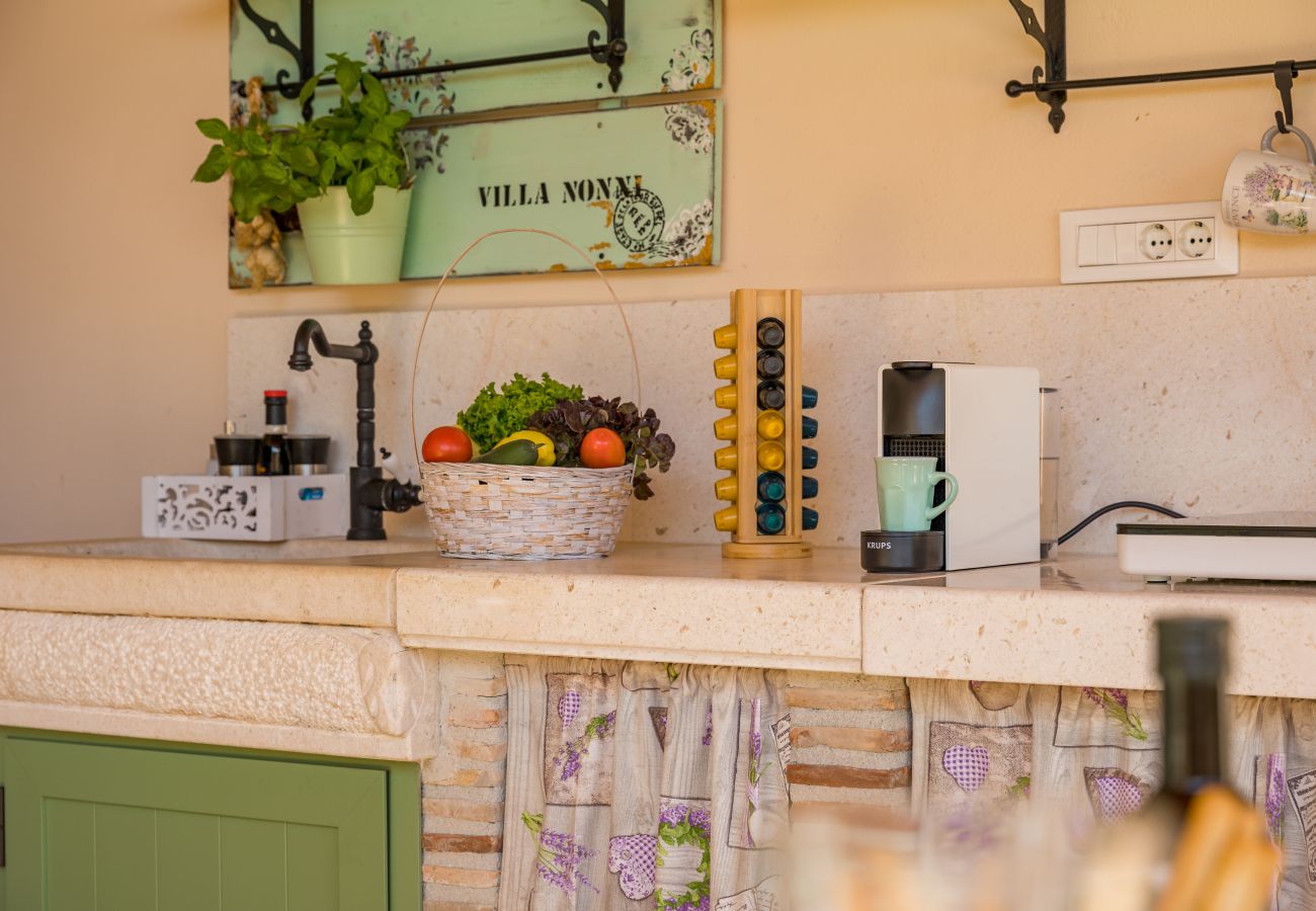 Вилла на Cerion - Villa Nonni in Central Istria for 4 persons with 32 m2 private pool, jacuzzi, free bikes & kids playground