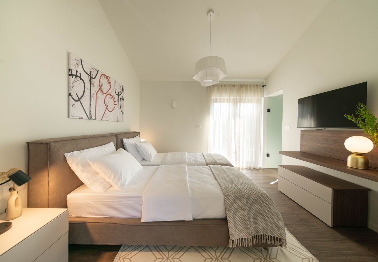 Вилла на Kurili - Villa Natura Silente near Rovinj for 8 people with 40 m2 heated pool, sauna & jacuzzi 