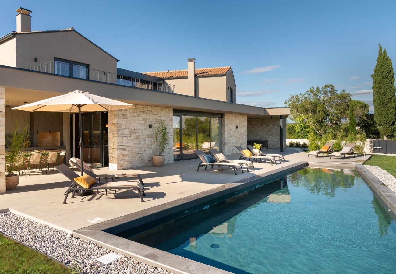 Вилла на Kurili - Villa Natura Silente near Rovinj for 8 people with 40 m2 heated pool, sauna & jacuzzi 