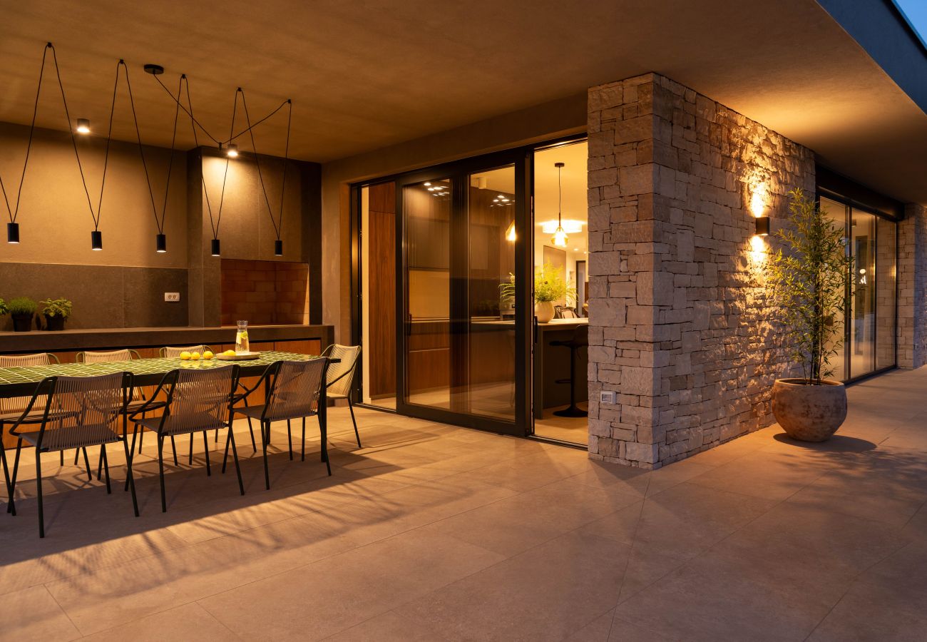 Вилла на Kurili - Villa Natura Silente near Rovinj for 8 people with 40 m2 heated pool, sauna & jacuzzi 