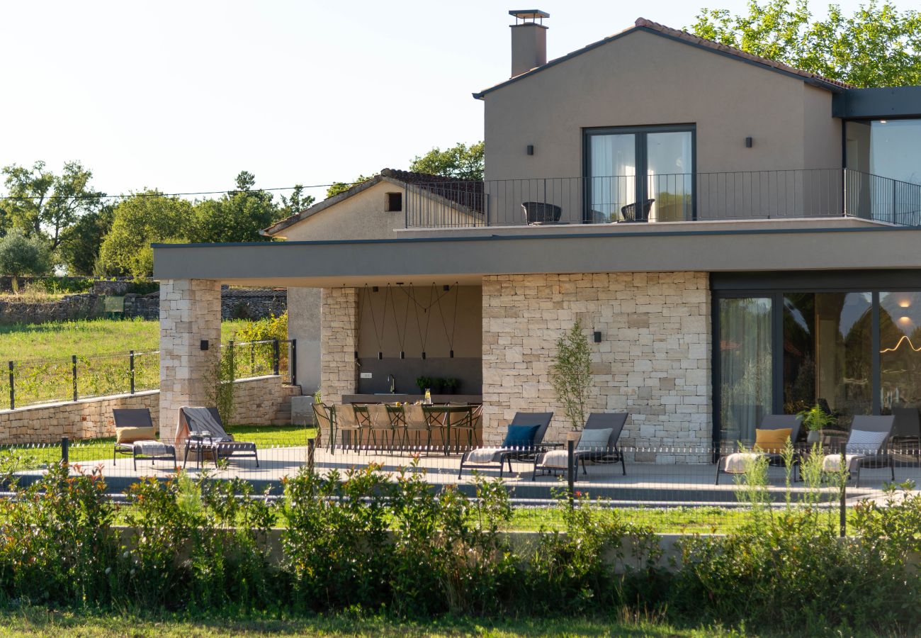 Вилла на Kurili - Villa Natura Silente near Rovinj for 8 people with 40 m2 heated pool, sauna & jacuzzi 