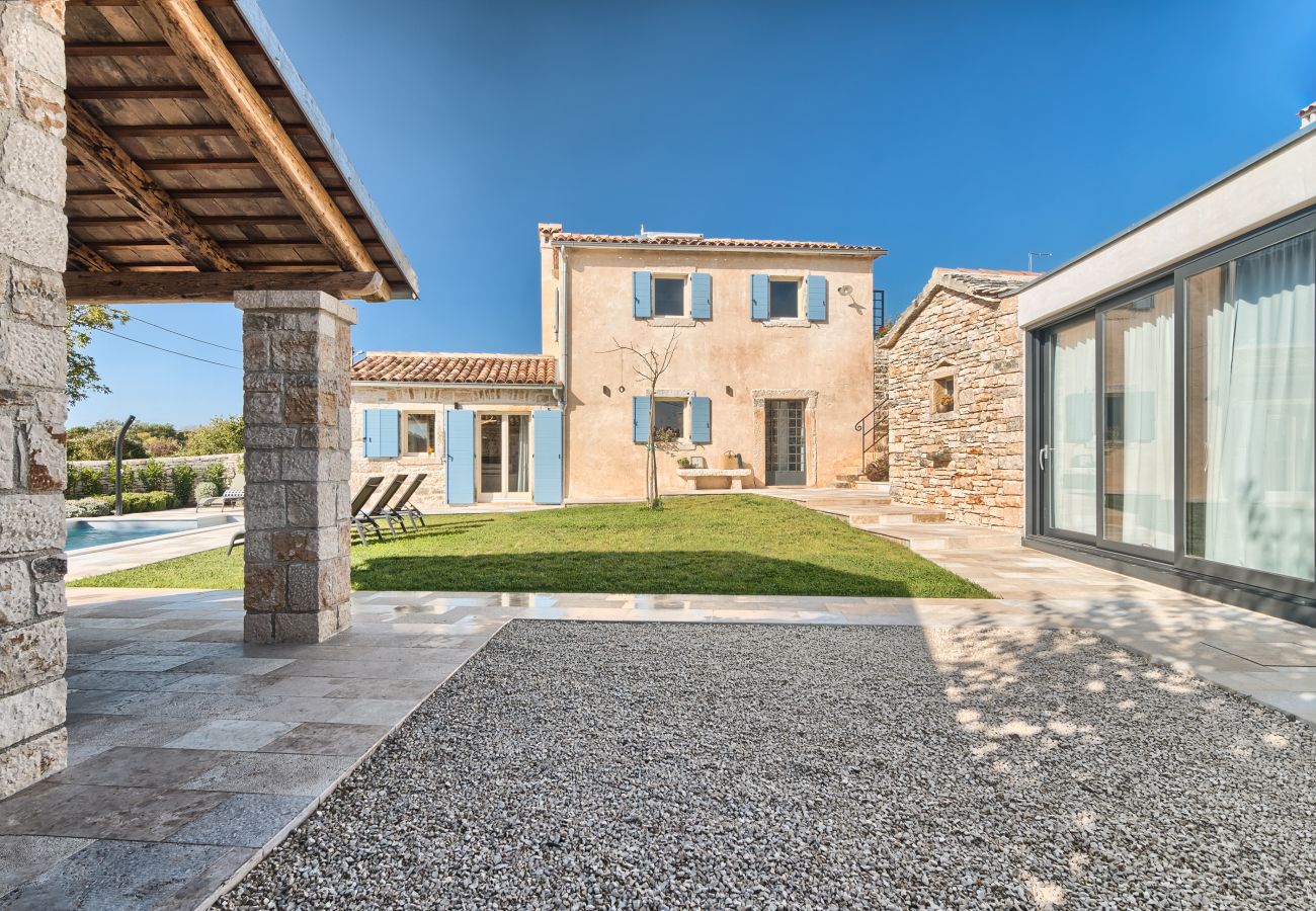 Вилла на Kurili - Charming Villa Spirit of Istria near Rovinj for 6 persons with 32 m2 private pool & jacuzzi