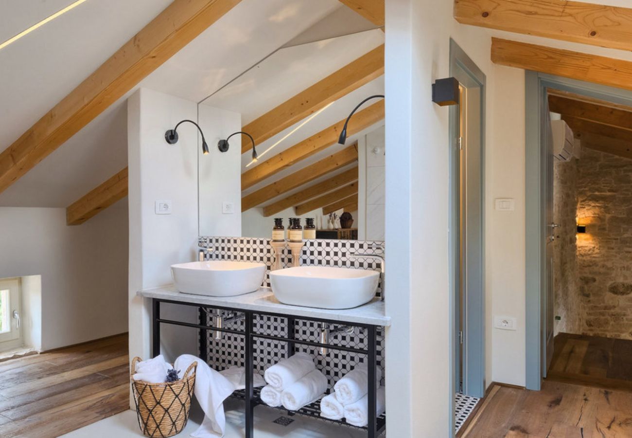 Вилла на Kurili - Villa Kurili No14 near Rovinj for 7 persons with 34 m2 private pool & jacuzzi