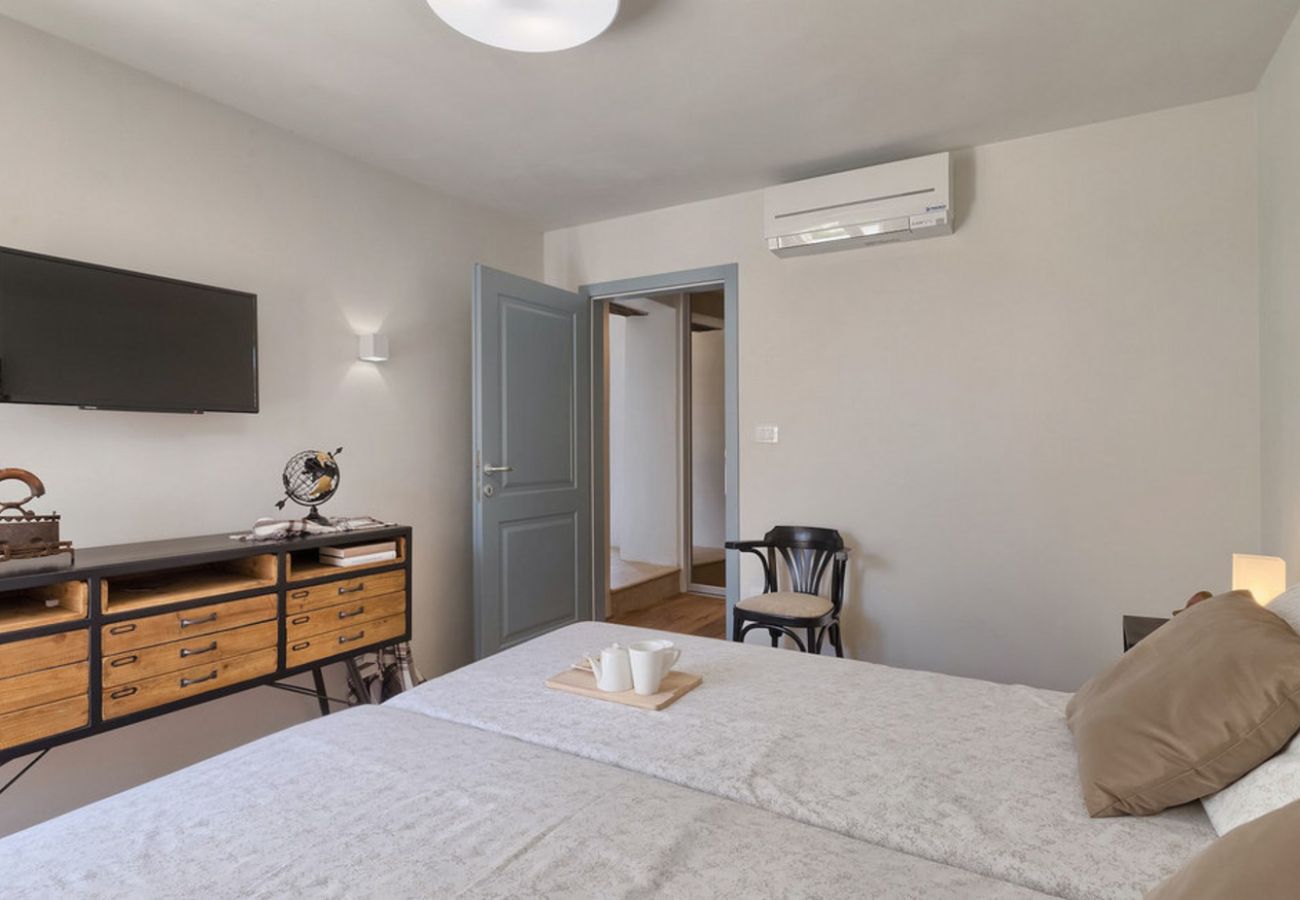 Вилла на Kurili - Villa Kurili No14 near Rovinj for 7 persons with 34 m2 private pool & jacuzzi