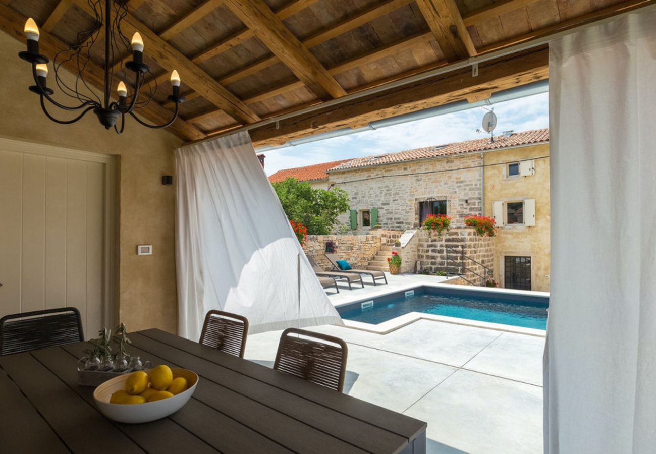 Вилла на Kurili - Villa Kurili No14 near Rovinj for 7 persons with 34 m2 private pool & jacuzzi