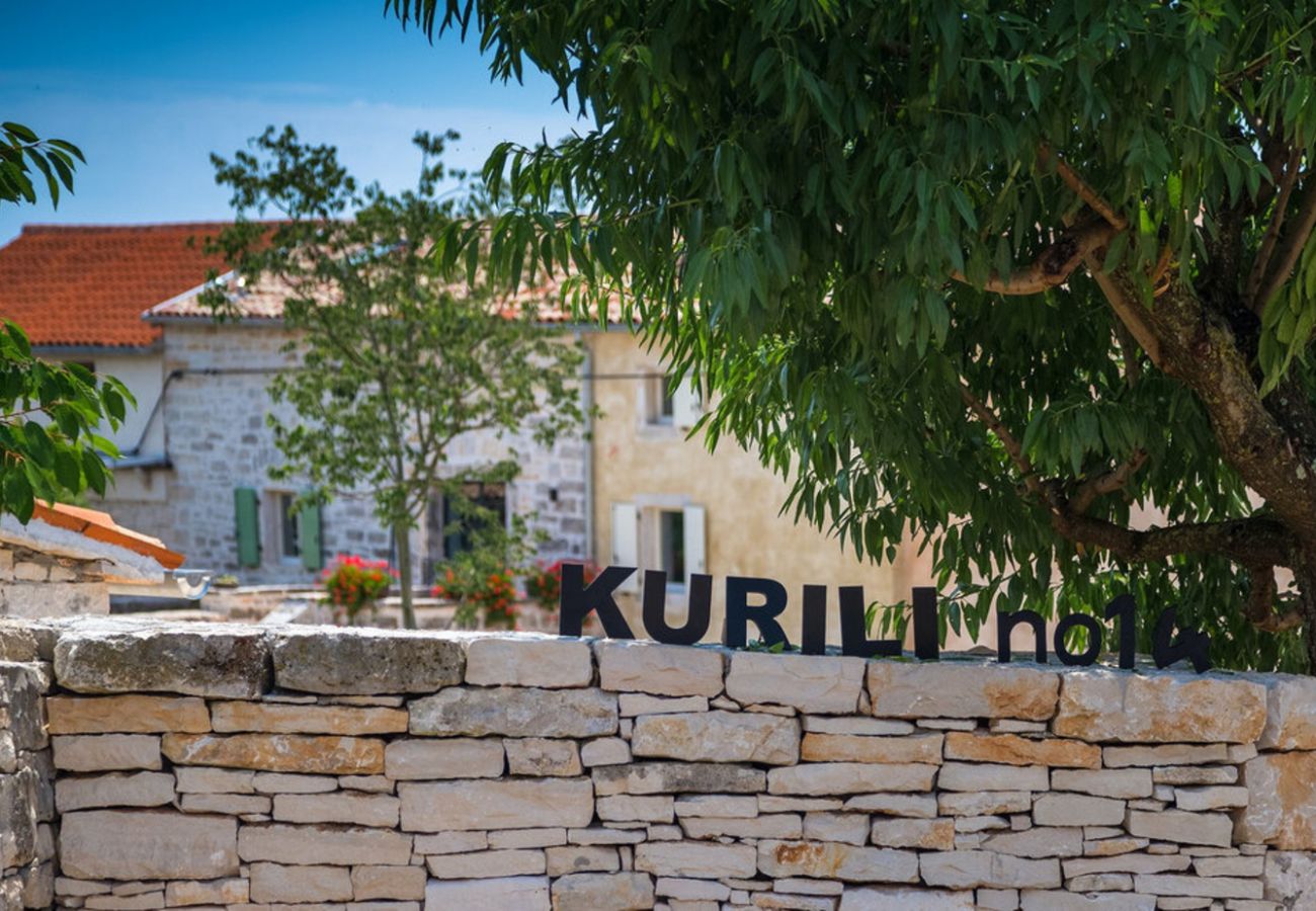 Вилла на Kurili - Villa Kurili No14 near Rovinj for 7 persons with 34 m2 private pool & jacuzzi