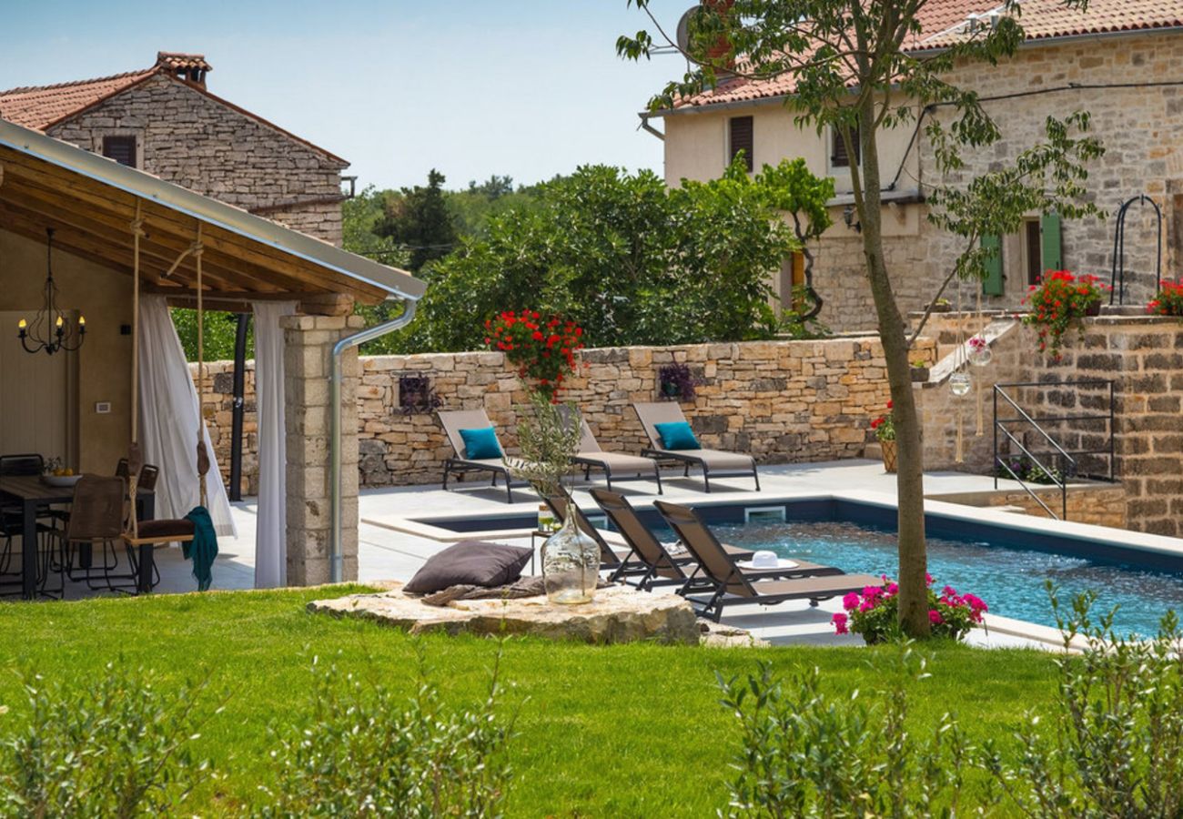Вилла на Kurili - Villa Kurili No14 near Rovinj for 7 persons with 34 m2 private pool & jacuzzi