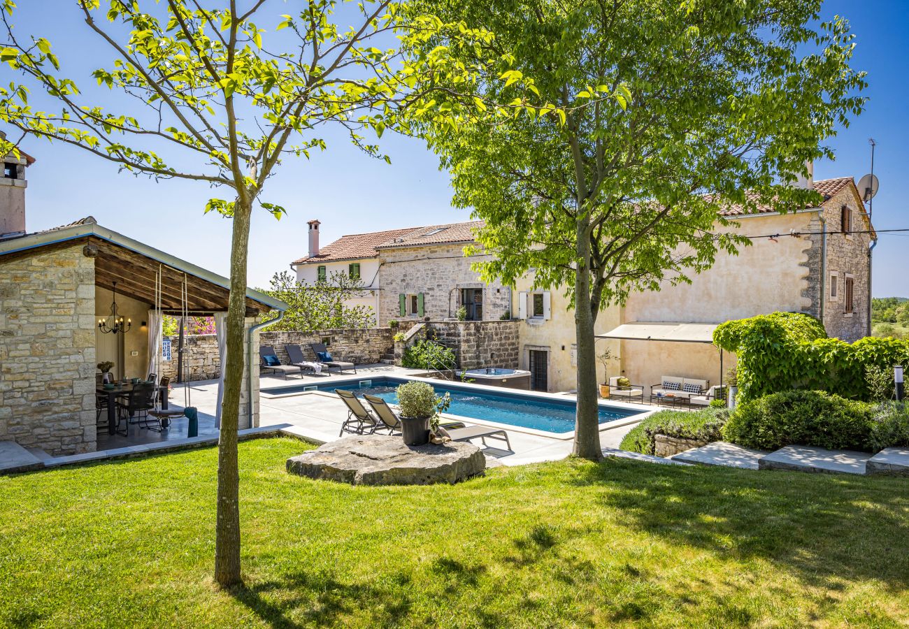 Вилла на Kurili - Villa Kurili No14 near Rovinj for 7 persons with 34 m2 private pool & jacuzzi