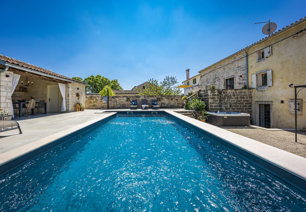 Вилла на Kurili - Villa Kurili No14 near Rovinj for 7 persons with 34 m2 private pool & jacuzzi