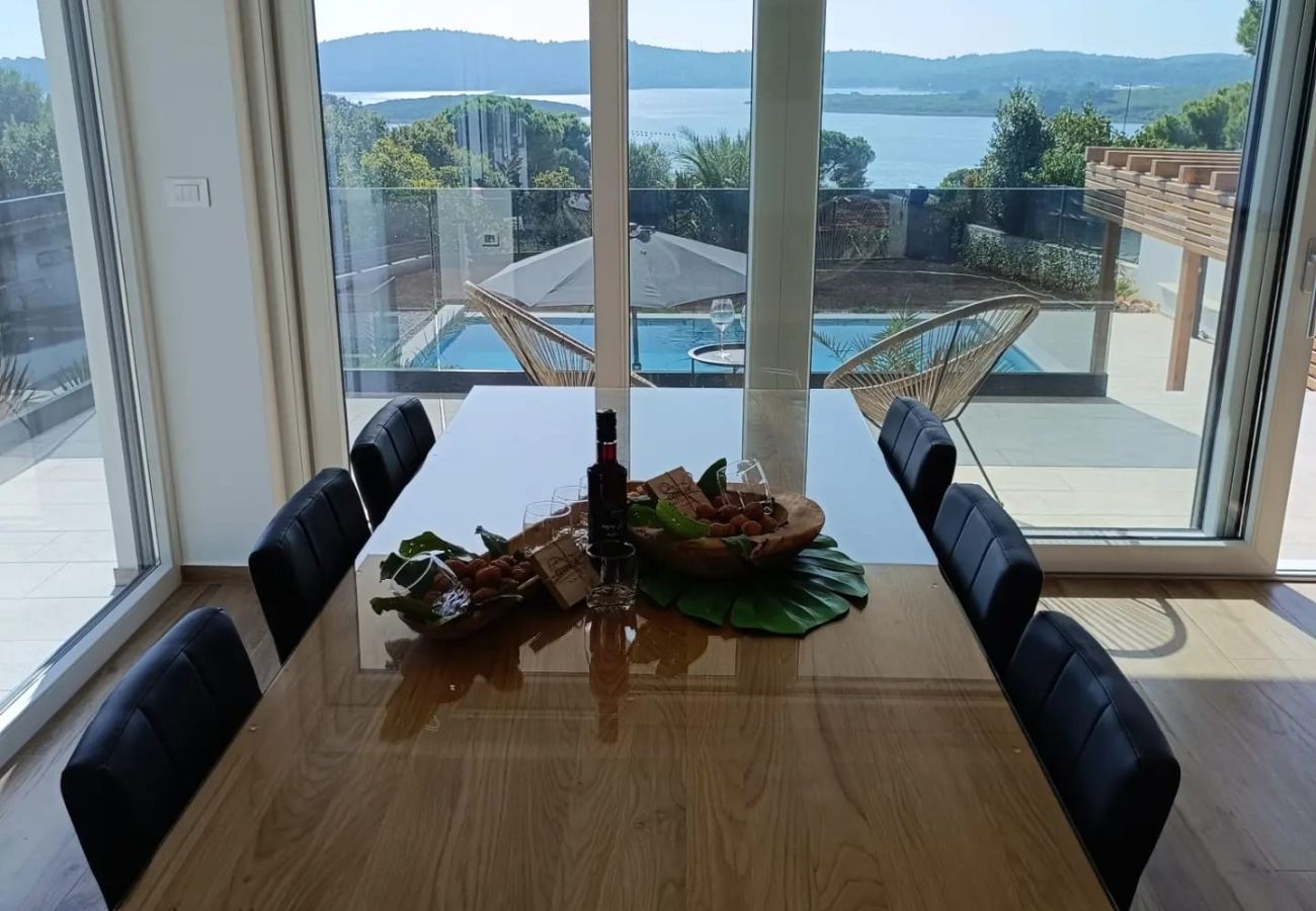 Вилла на Pomer - Villa Pergosa near Medulin for 8 persons with 38 m2 pool, sea view - only 200 meters from beach