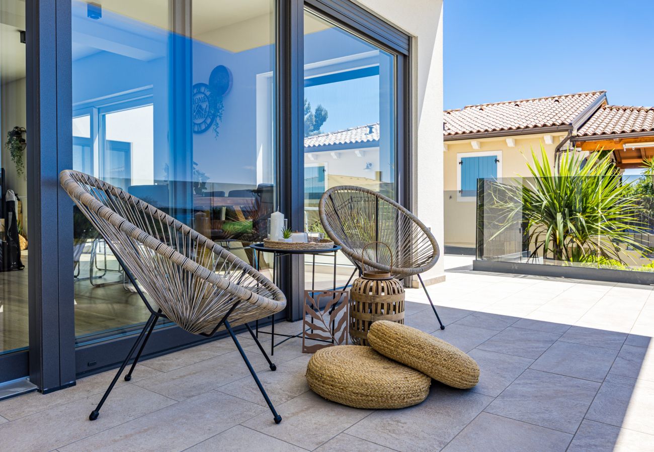 Вилла на Pomer - Villa Pergosa near Medulin for 8 persons with 38 m2 pool, sea view - only 200 meters from beach