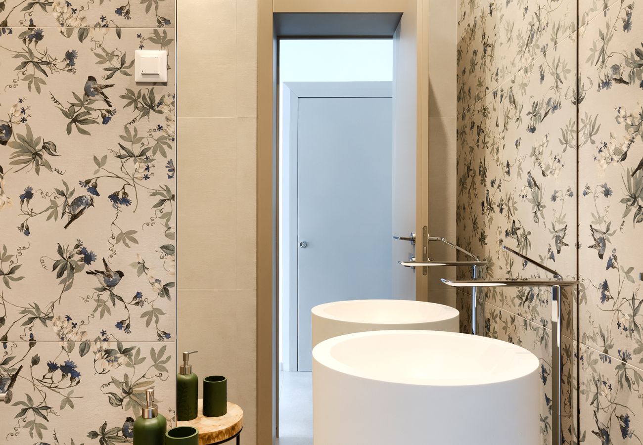 Вилла на Vintijan - Luxury Villa PS Deluxe in Pula for 8 persons with 60 m2 heated pool, wellness & sea view