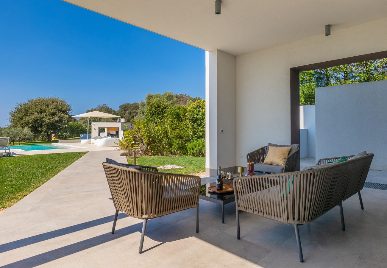 Вилла на Vintijan - Luxury Villa PS Deluxe in Pula for 8 persons with 60 m2 heated pool, wellness & sea view