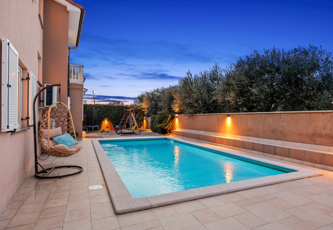 Вилла на Pula - Villa Vesna for 6 persons near Pula with 32 m2 private pool, kids playground & free bikes