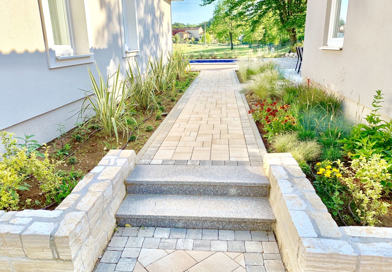 Вилла на Županici - Villa Meadow for 6 persons near Labin - Rabac with 28 m2 heated pool & kids playground