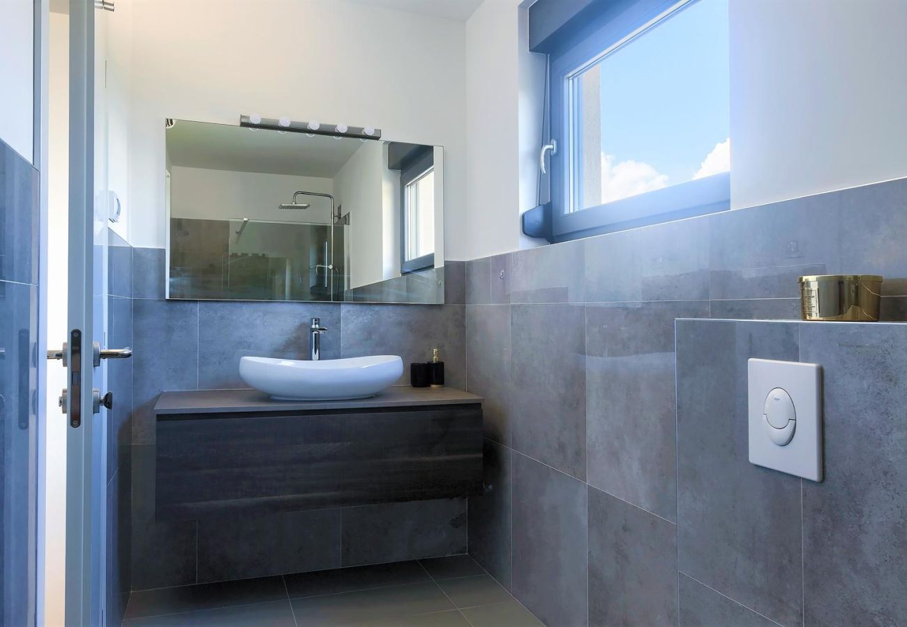 Вилла на Rakalj - Villa Hedone in Rakalj for 6+2 persons with 45 m2 heated pool, wellness & recreational amenities