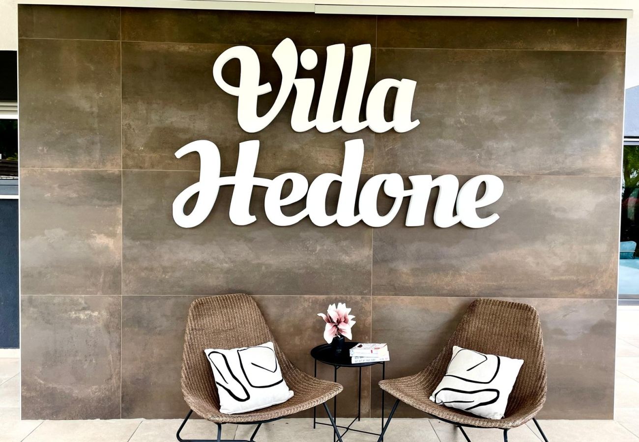 Вилла на Rakalj - Villa Hedone in Rakalj for 6+2 persons with 45 m2 heated pool, wellness & recreational amenities