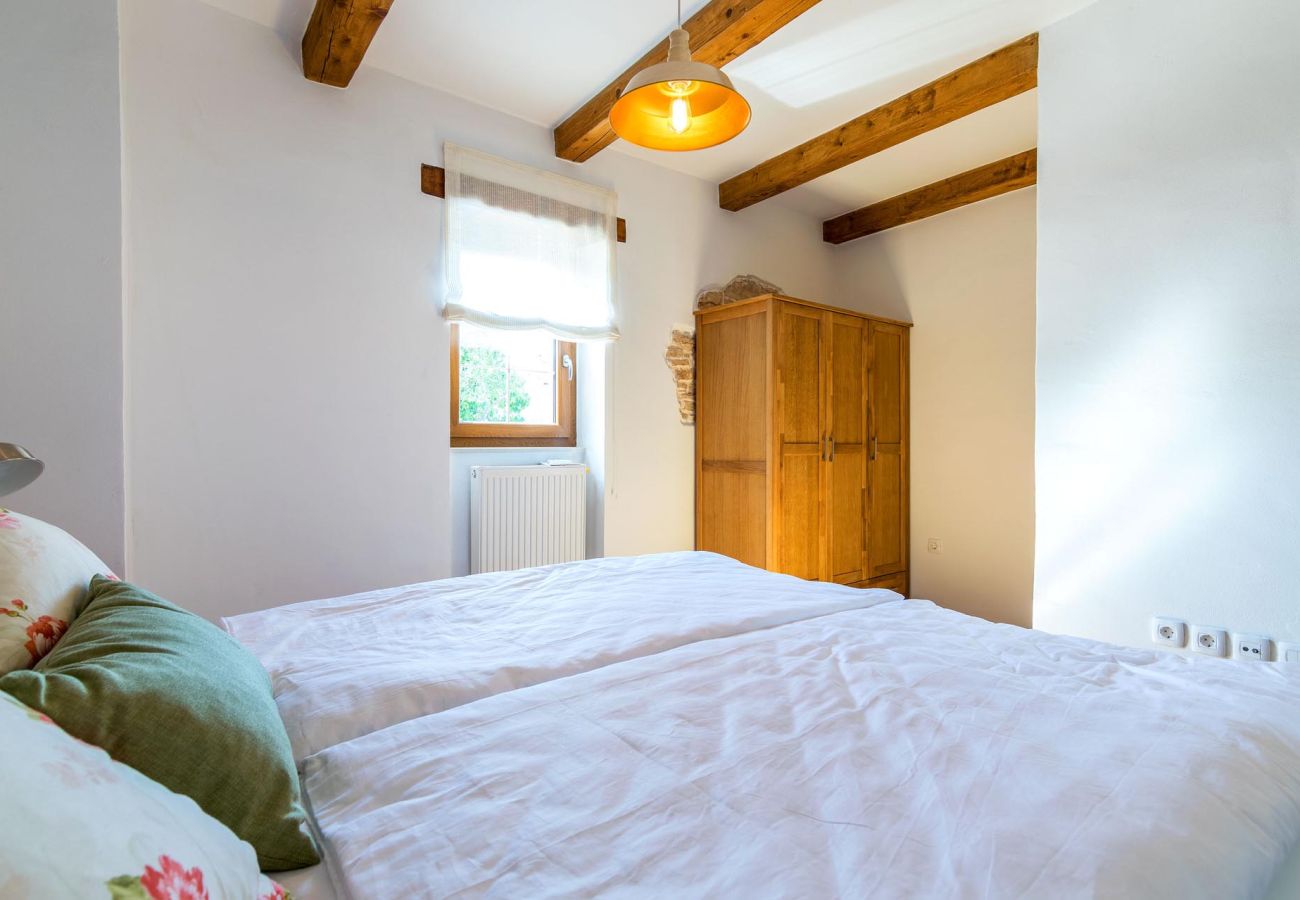 Вилла на Žagrici - Villa Sagri for 7 persons in Central Istria with 24 m2 heated pool & jacuzzi - pet friendly