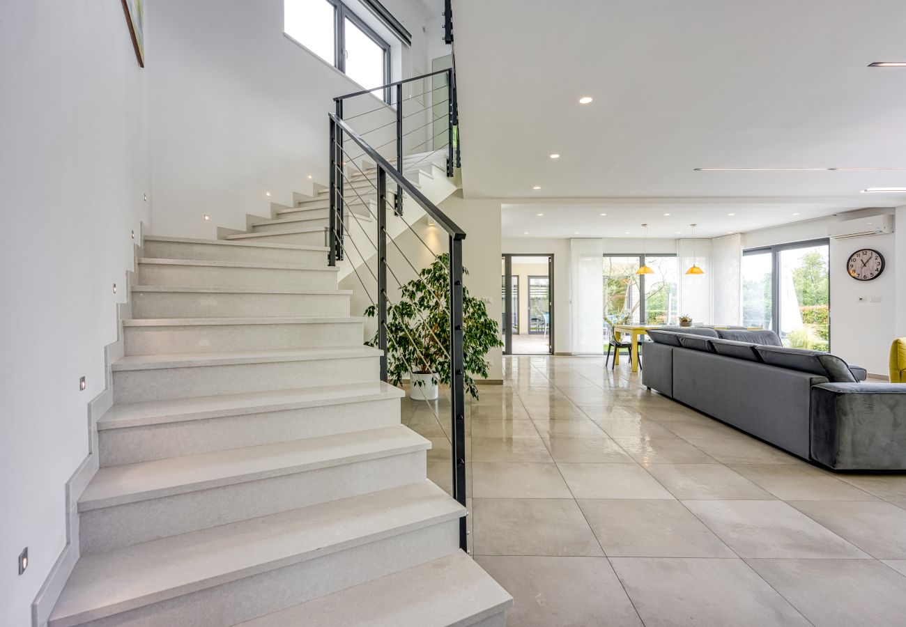 Вилла на Kringa - Villa Nada for 8 persons in Central Istria with 55 m2 pool, wellness & free bikes