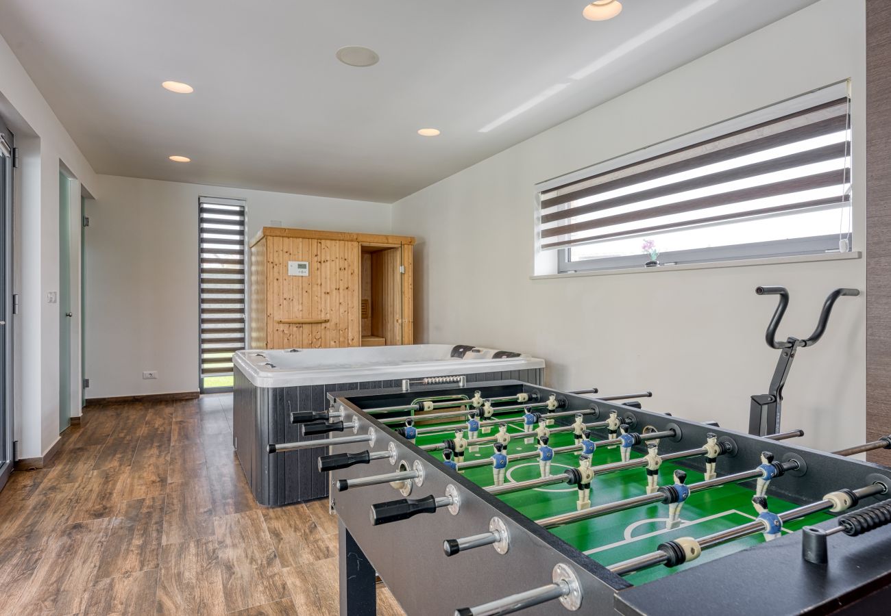 Вилла на Kringa - Villa Nada for 8 persons in Central Istria with 55 m2 pool, wellness & free bikes