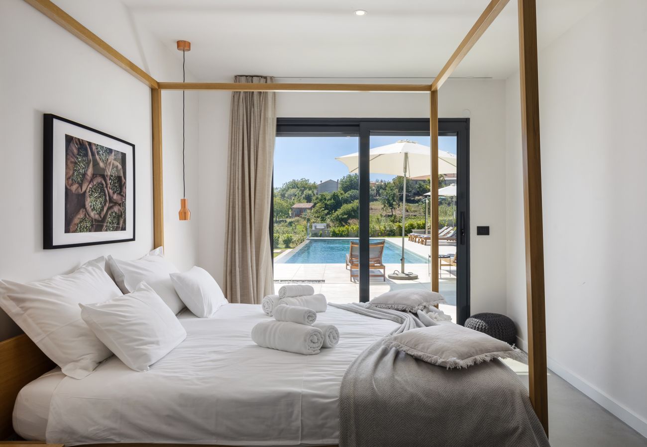 Вилла на Brajkovici - Villa Ox in Central Istria for 14 persons with 56 m2 heated pool, kids playground & large garden