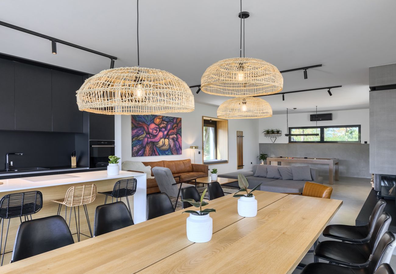 Вилла на Brajkovici - Villa Ox in Central Istria for 14 persons with 56 m2 heated pool, kids playground & large garden