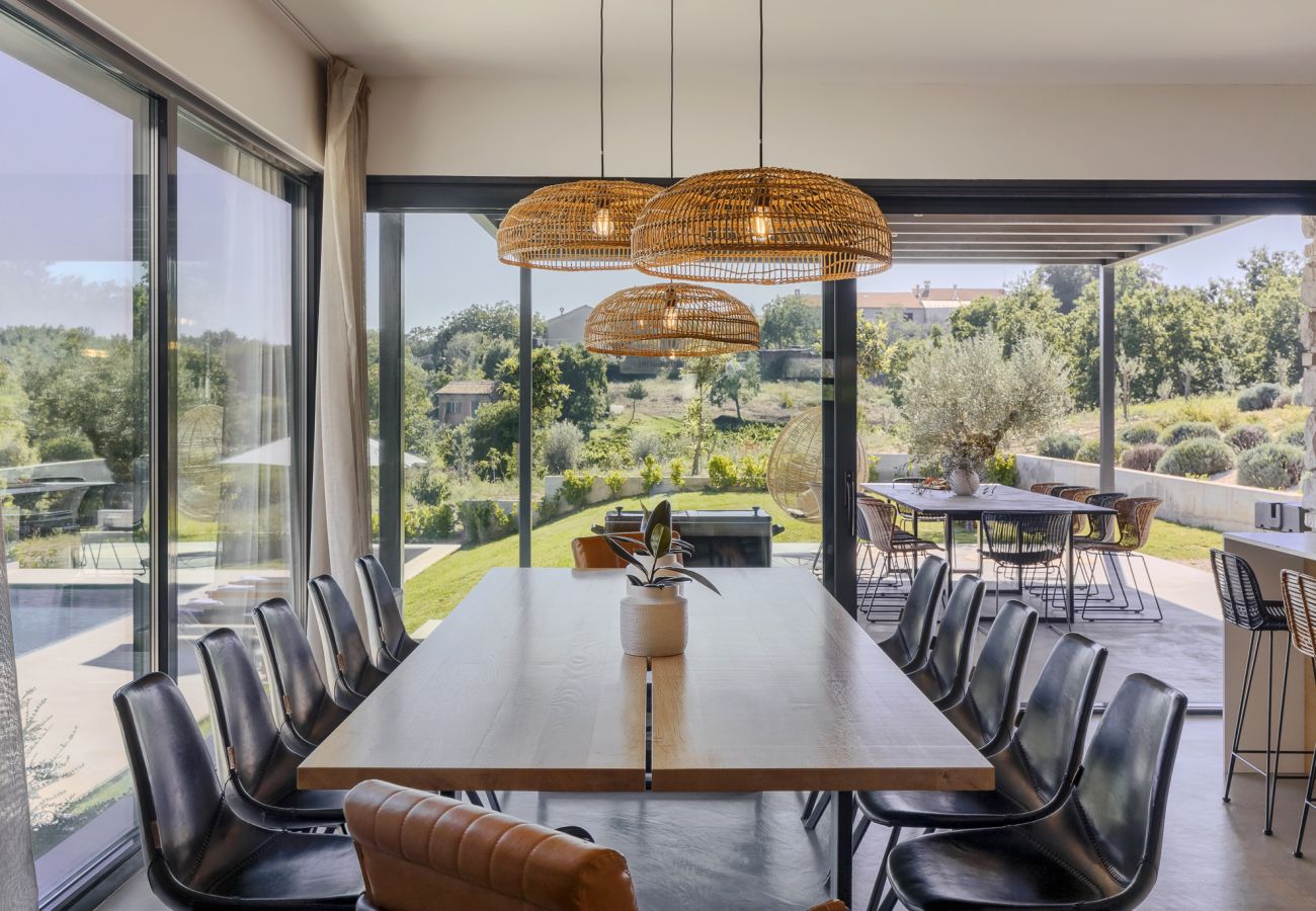 Вилла на Brajkovici - Villa Ox in Central Istria for 14 persons with 56 m2 heated pool, kids playground & large garden